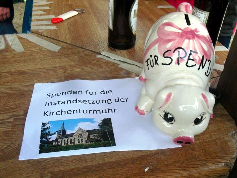 Es wurde fr die Kirchturmuhr gespendet