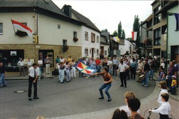 "Dorfmusikanten Bengen beim Stndchen am Bengener Backes"